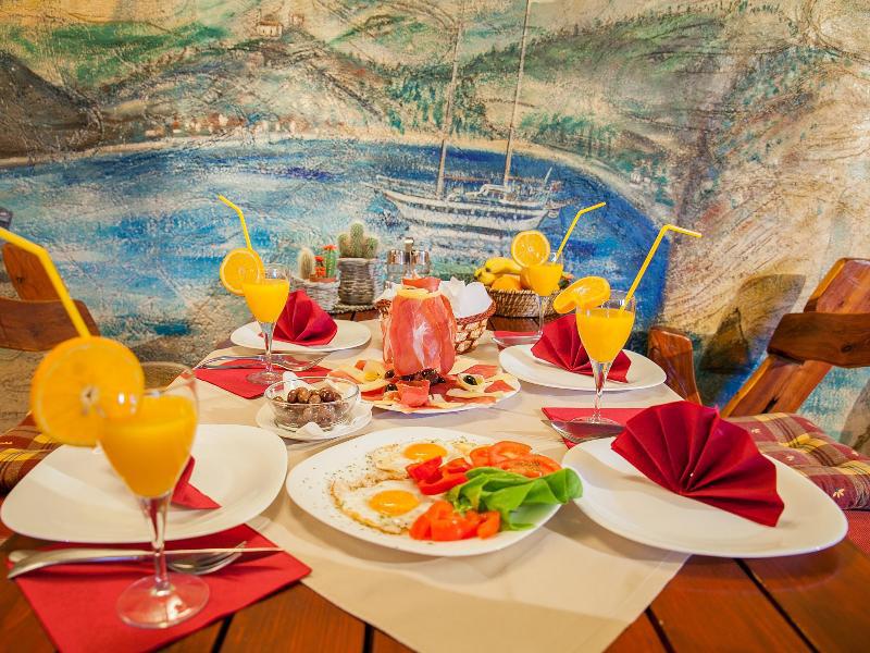 Pansion Nobel Hotel Petrovac Eksteriør billede