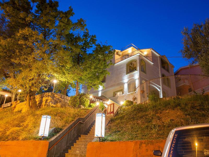 Pansion Nobel Hotel Petrovac Eksteriør billede