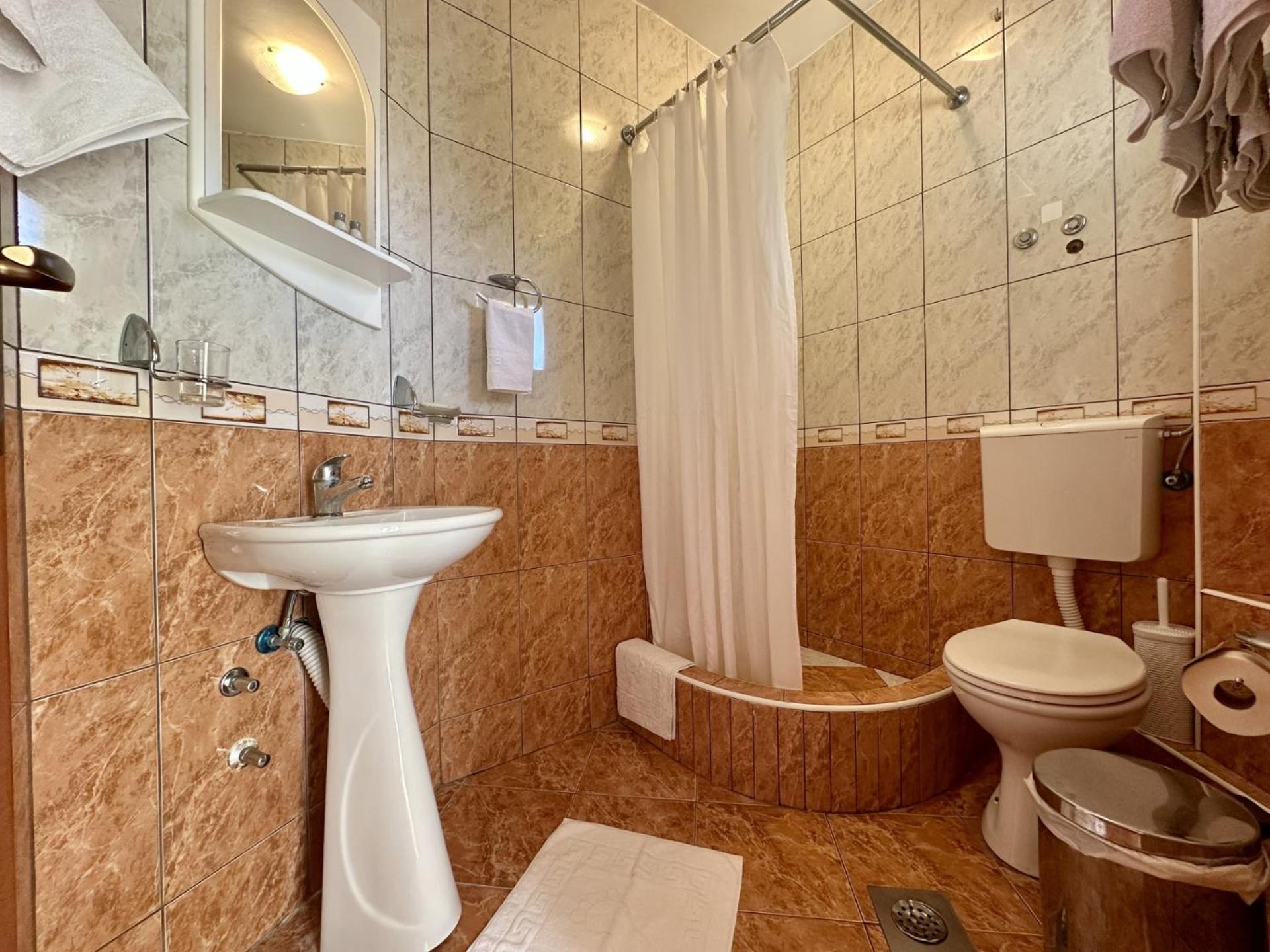 Pansion Nobel Hotel Petrovac Eksteriør billede