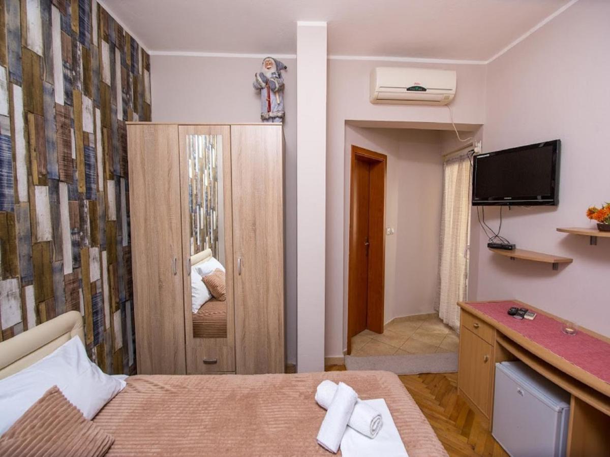 Pansion Nobel Hotel Petrovac Eksteriør billede